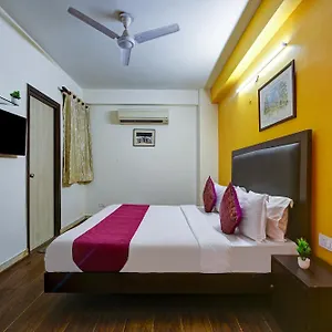 Bijwasan Near Yashobhomi Bed & Breakfast