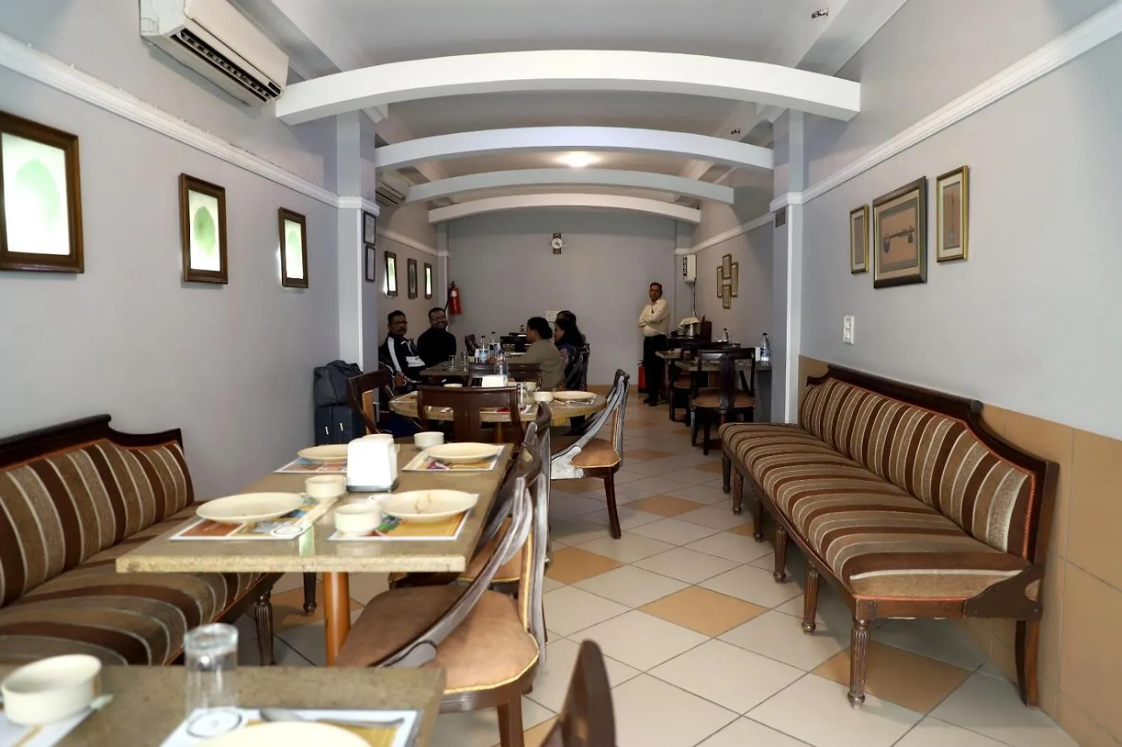 **  Airport Hotel Yeni Delhi Hindistan